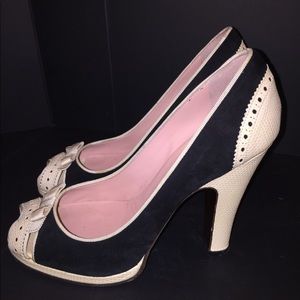 Marc by Marc Jacobs peep toe vintage style heels